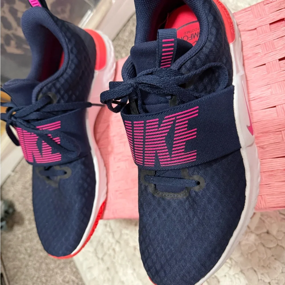Nike Dark Blue and Hot Pink Sneakers - Picture 3 of 6